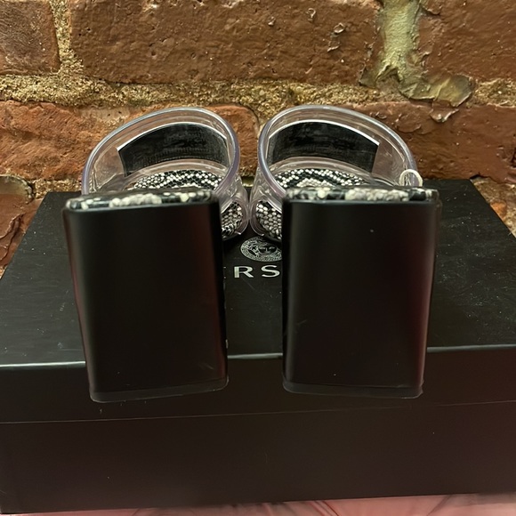 Versace sandal - Picture 3 of 4